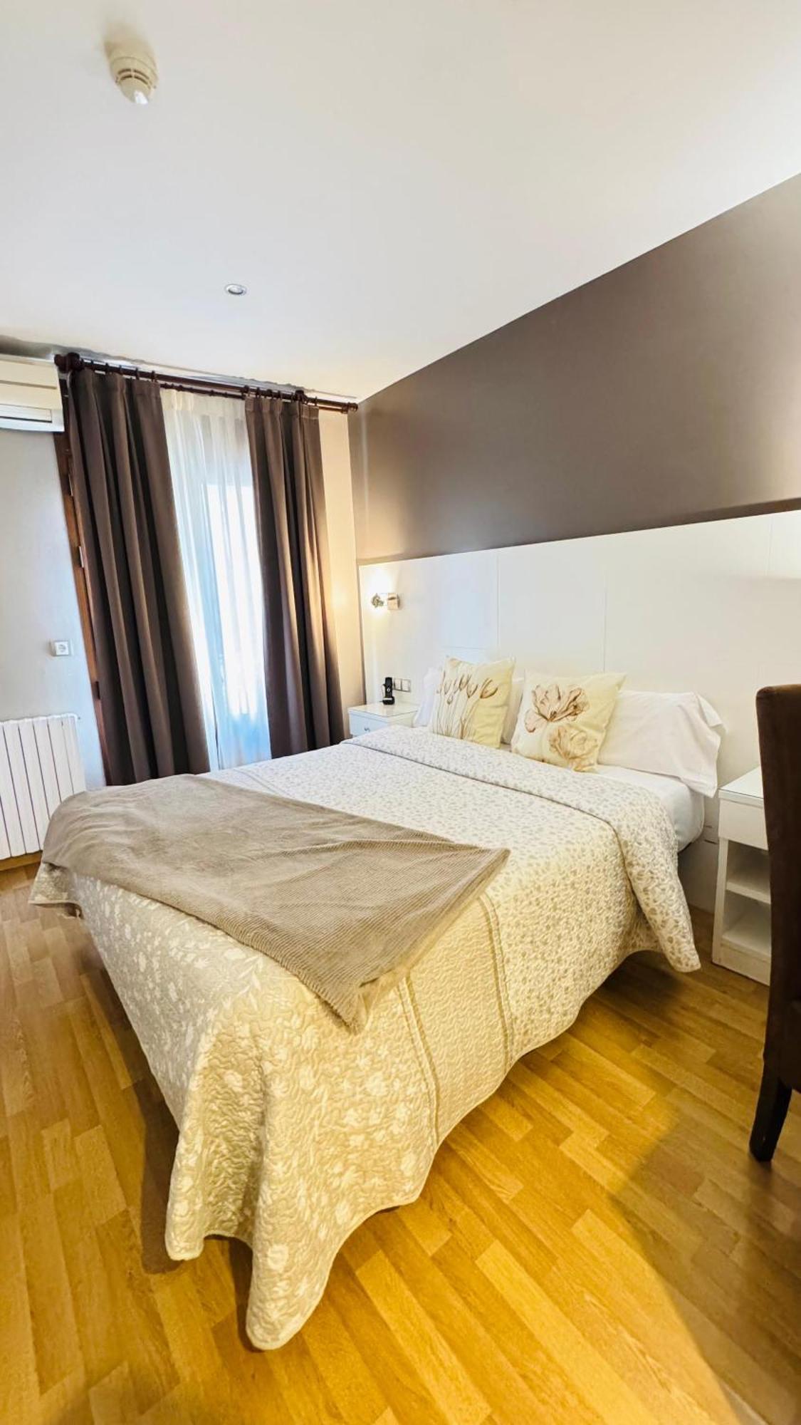 Hotel El Acebo Jaca Eksteriør billede
